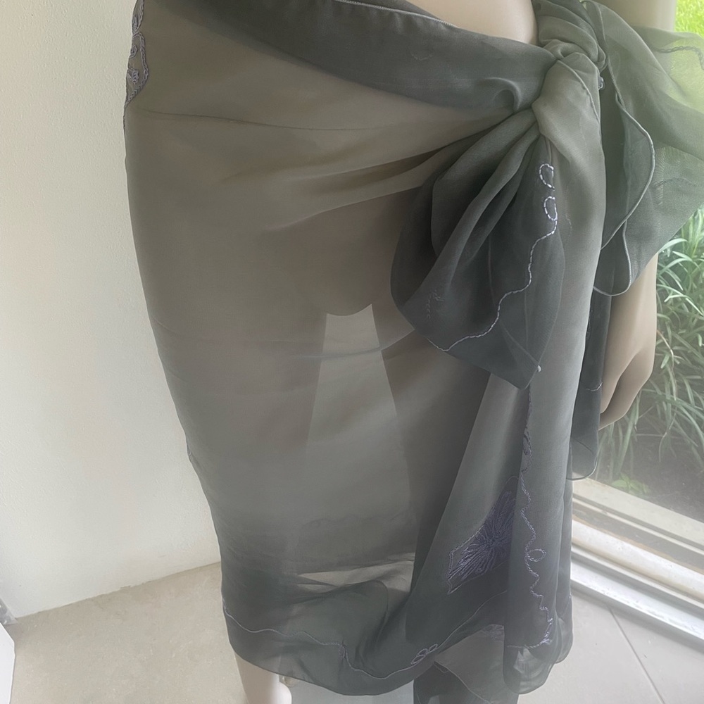 Beachcomber Pareo Coverup Grey with Purple Flowers EUC